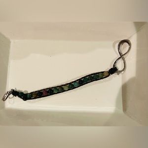 Bracelet with different colored beads
